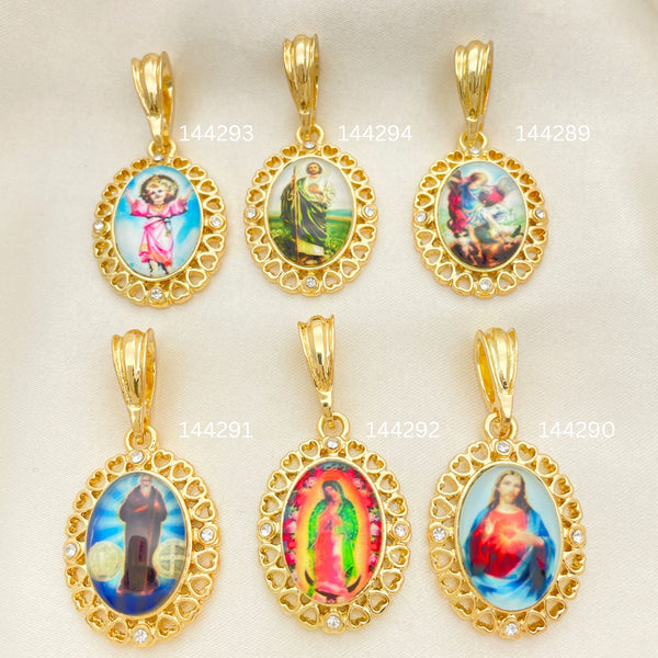 30 colgantes San Judas Oro Laminado por $100 ($3.33ea) c/u en Gold Layered