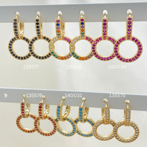 30 argollas Huggie con dije de zirconia surtida en Oro Laminado Gold Filled ($3.33 cada una) por $100 Gold Layered