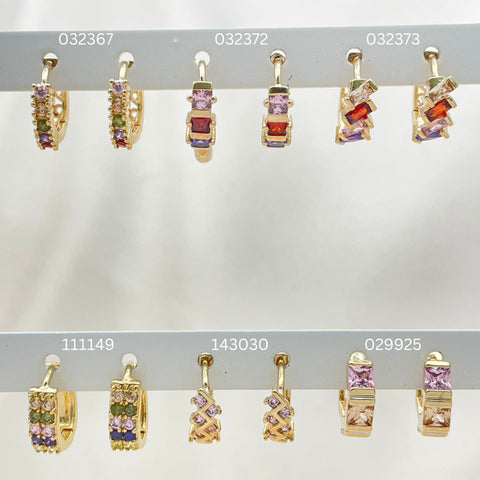 30 argollas Huggie multicolor surtidas en Oro Laminado Gold Filled ($3.33 cada una) por $100 Gold Layered