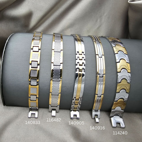 12 collares elegantes de espiga surtidos ($8.33 cada uno) por $100 en capas de oro