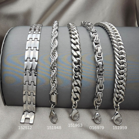 12 collares elegantes de espiga surtidos ($8.33 cada uno) por $100 en capas de oro