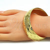 Oro Laminado Individual Bangle, Gold Filled Style Diamond Cutting Finish, Golden Finish, 07.156.0053 (20 MM Thickness, One size fits all)