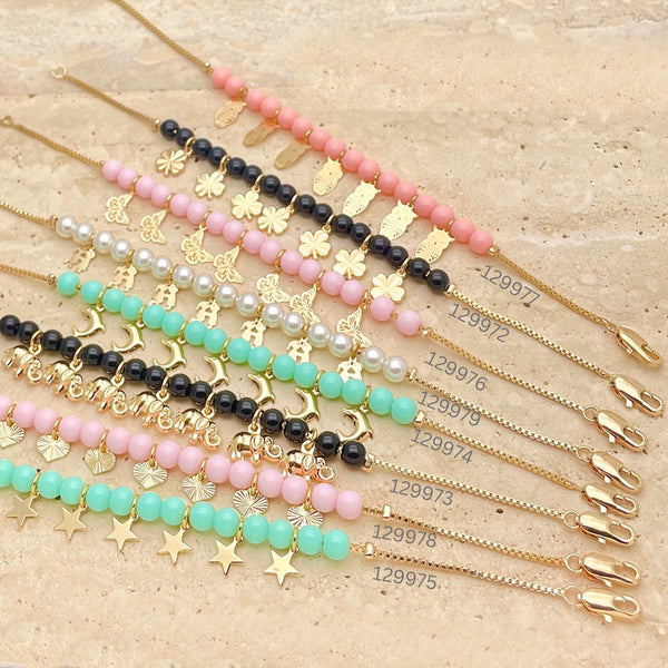 25 piezas de nuevos brazaletes coloridos con dijes en capas de oro ($4.00) c/u
