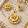 Oro Laminado Earring and Pendant Adult Set, Gold Filled Style Flower Design, Polished, Golden Finish, 5.051.008