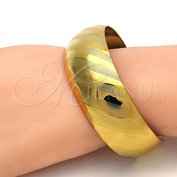 Oro Laminado Individual Bangle, Gold Filled Style Polished, Golden Finish, 07.101.0002 (25 MM Thickness, One size fits all)