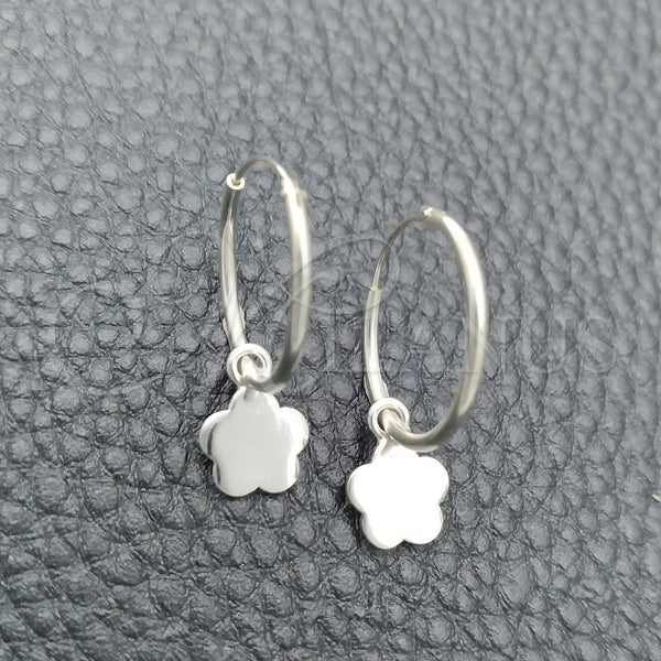 Sterling Silver Hoop Earrings — Small Hoop Flower Design Polished 02. — main product view — SKU 147481 | Plata 925 aretes de aro — Small Hoop flor diseño pulido 02. — SKU 147481