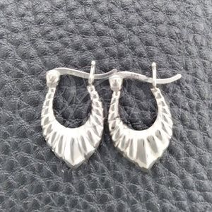 Sterling Silver Hoop Earrings — Small Hoop Teardrop Design Polished 02. — main product view — SKU 147490 | Plata 925 aretes de aro — Small Hoop Teardrop diseño pulido 02. — SKU 147490