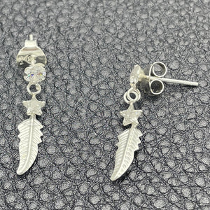 Sterling Silver Ring — Long Earring Leaf Design with White Cubic Zirconia — main product view — SKU 150347 | Plata 925 anillo — Long Earring Leaf diseño with blanco Cubic Zirconia — SKU 150347