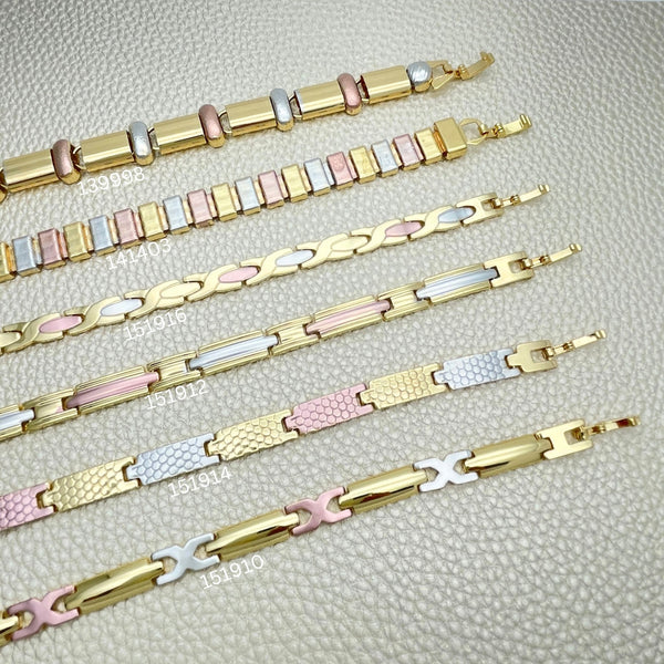 12 pulseras tricolores sólidas ($8.33 cada una) por $100 Gold Layered 