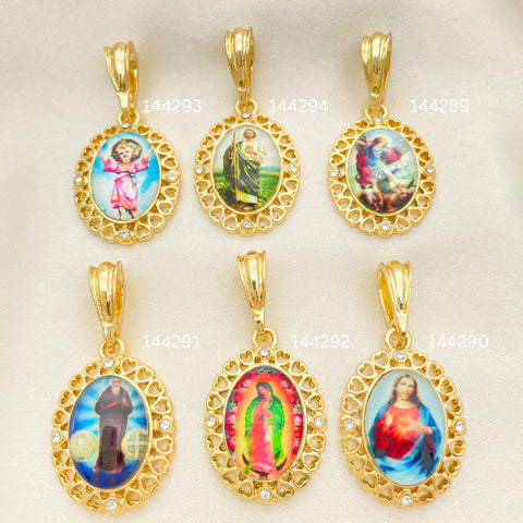 30 colgantes San Judas Oro Laminado por $100 ($3.33ea) c/u en Gold Layered