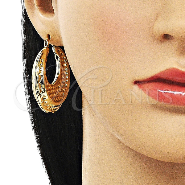 Gold Filled Hoop Earrings — Medium Hoop Hollow Design Diamond Cutting 02. — alternate product view — SKU 155010 | Oro Laminado aretes de aro — Medium Hoop Hollow diseño Diamond Cutting 02. — SKU 155010