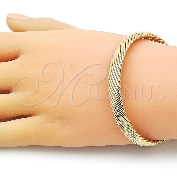 Gold Filled Jewelry — Individual Bangle Twist Design Polished 07. 08 MM — alternate product view — SKU 155811 | Oro Laminado joyería — Individual Bangle Twist diseño pulido 07. 08 MM — SKU 155811