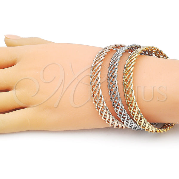 Gold Filled Jewelry — Trio Bangle Twist Design Diamond Cutting Tricolor 07. — alternate product view — SKU 156149 | Oro Laminado joyería — Trio Bangle Twist diseño Diamond Cutting Tricolor 07. — SKU 156149