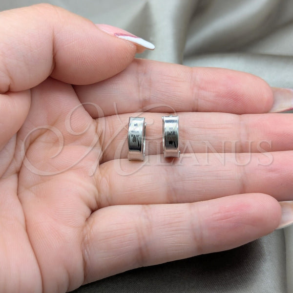 Stainless Steel Hoop Earrings — Huggie Hoop Four-leaf Clover Design Polished 02.63. — alternate product view — SKU 160578 | Acero Inoxidable aretes de aro — Huggie Hoop Four-leaf Clover diseño pulido 02.63. — SKU 160578