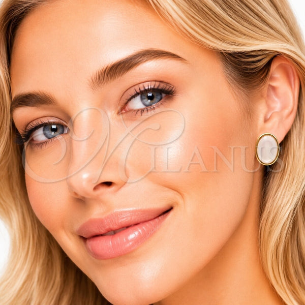 Oro Laminado Stud Earring, Gold Filled Style with Ivory Mother of Pearl, Polished, Golden Finish, 02.342.0426