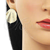 Oro Laminado Stud Earring, Gold Filled Style Leaf Design, Brushed Finish, Golden Finish, 02.385.0040