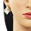 Oro Laminado Stud Earring, Gold Filled Style Diamond Cutting Finish, Golden Finish, 02.428.0007