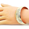 Oro Laminado Individual Bangle, Gold Filled Style Flower Design, Diamond Cutting Finish, Golden Finish, 07.168.0028